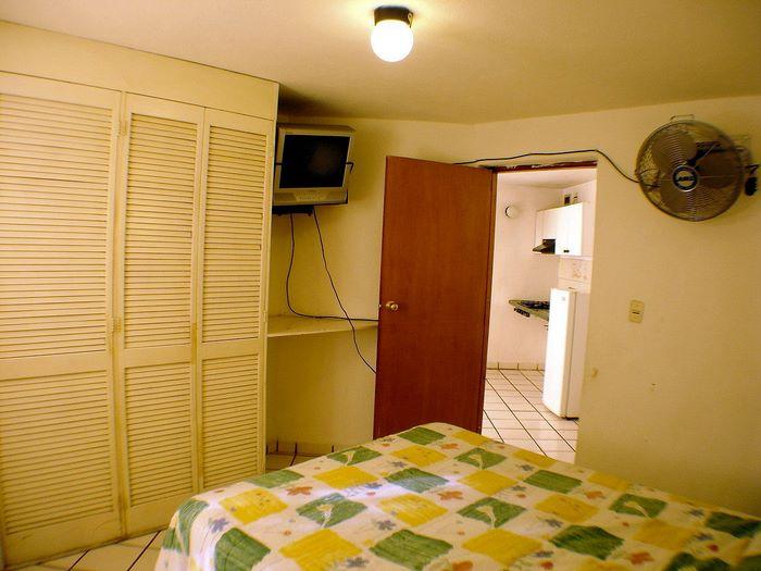 image-housing-carousel