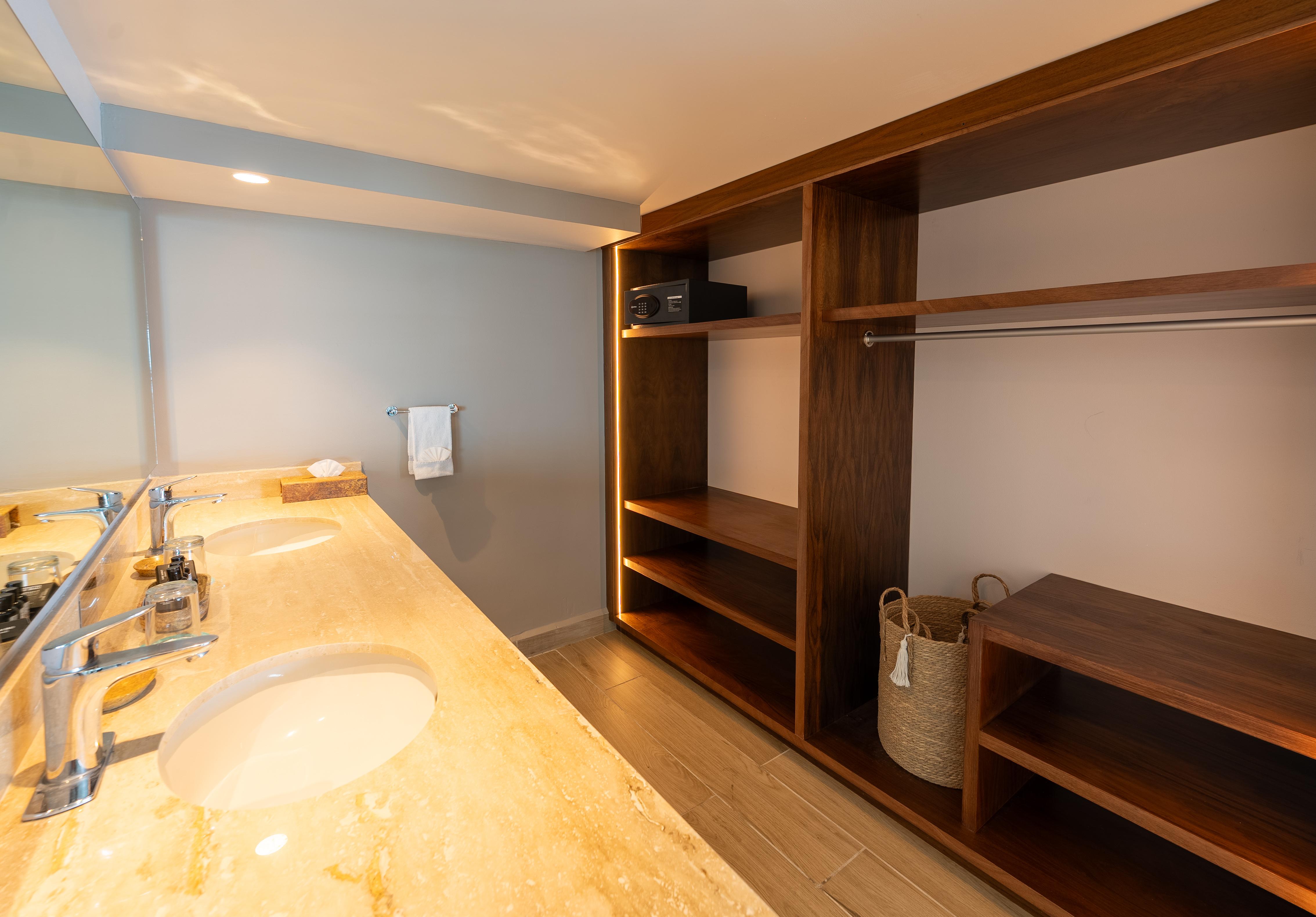 Suite Doble Estándar con Vista al Mar