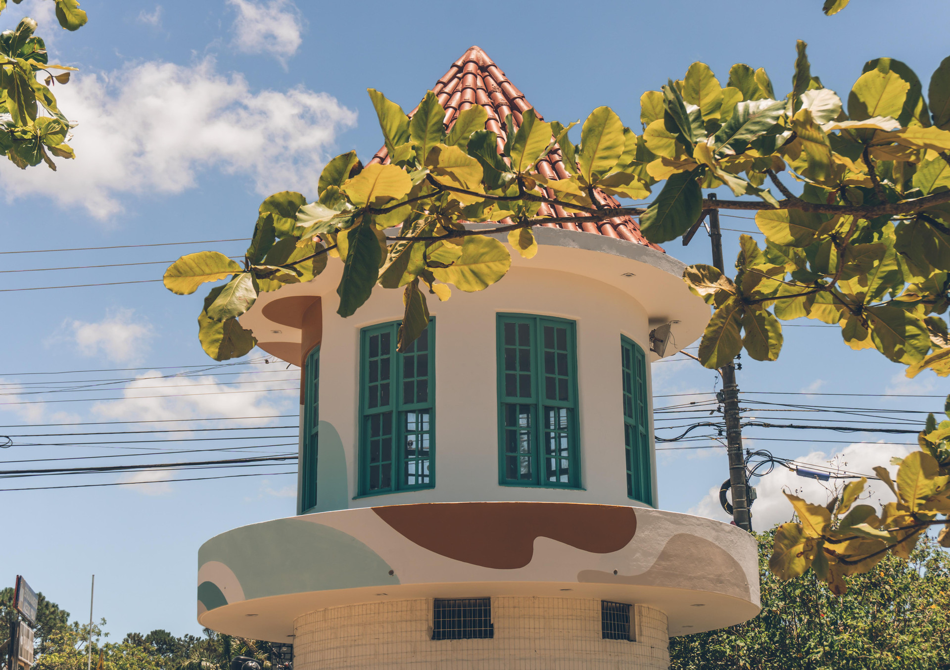 image-housing-carousel