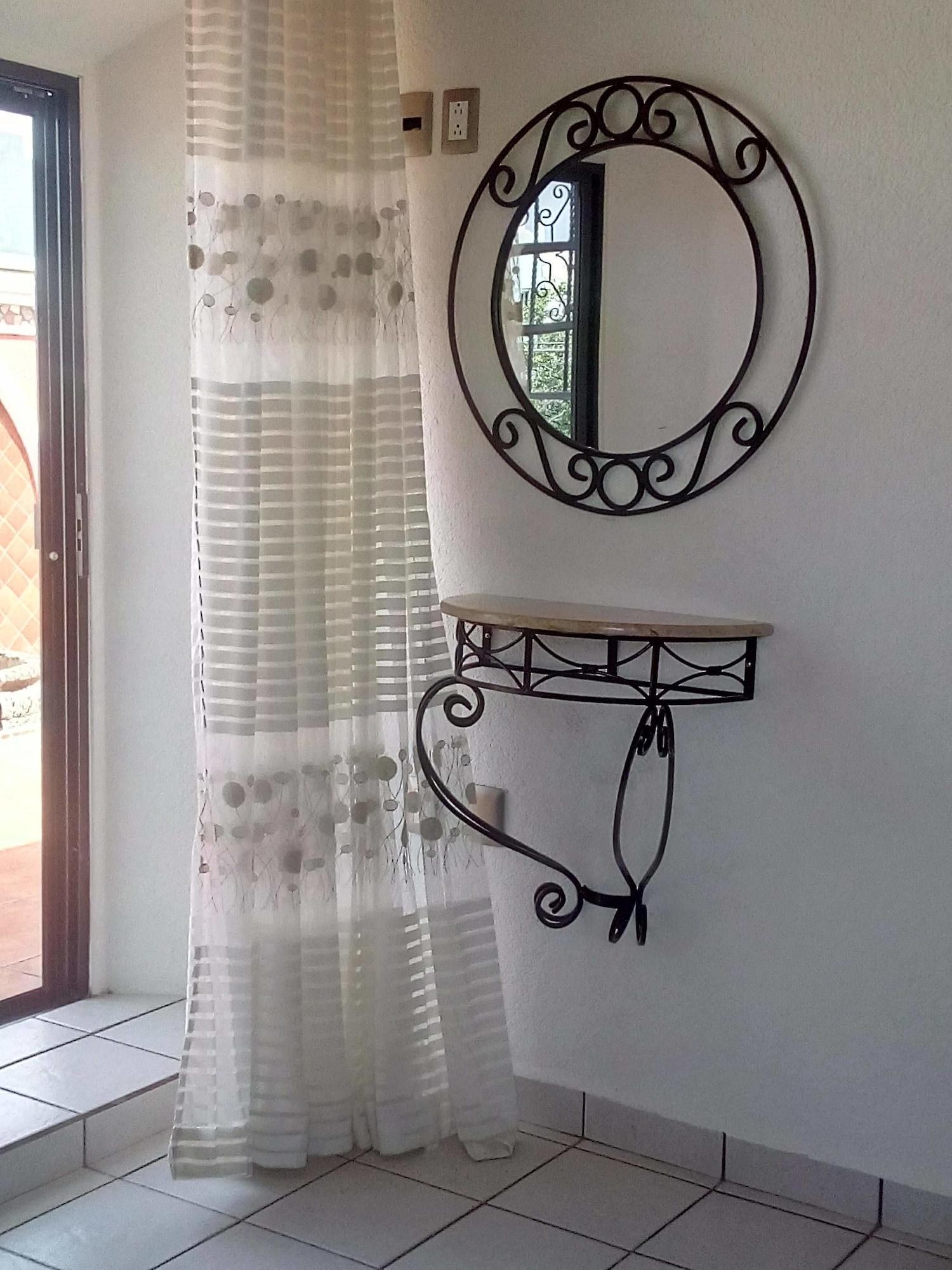 image-housing-carousel