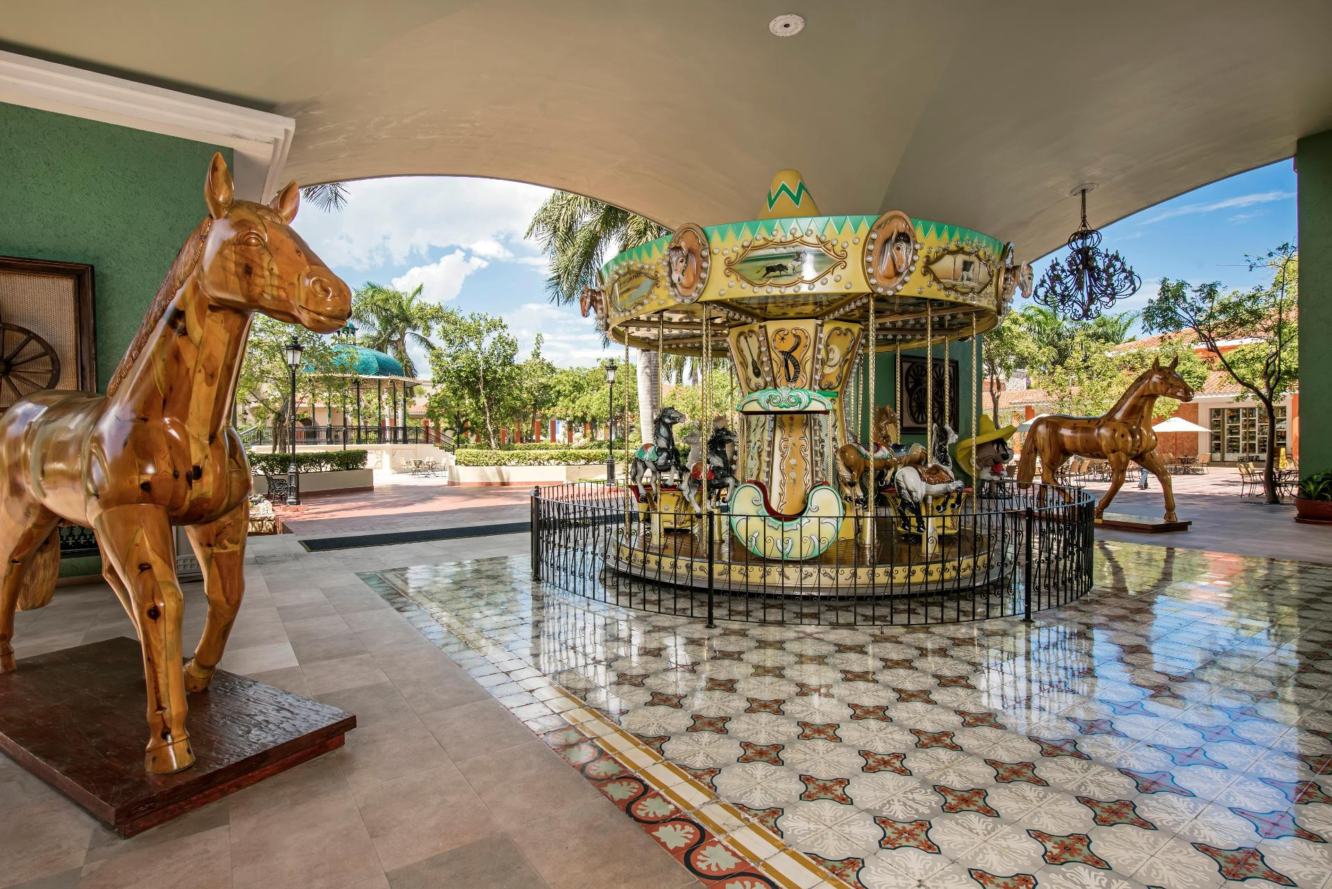image-housing-carousel