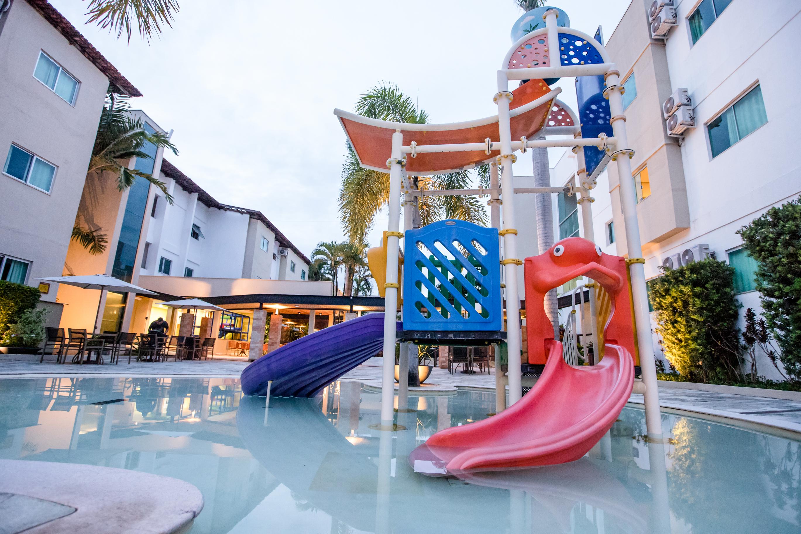 image-housing-carousel
