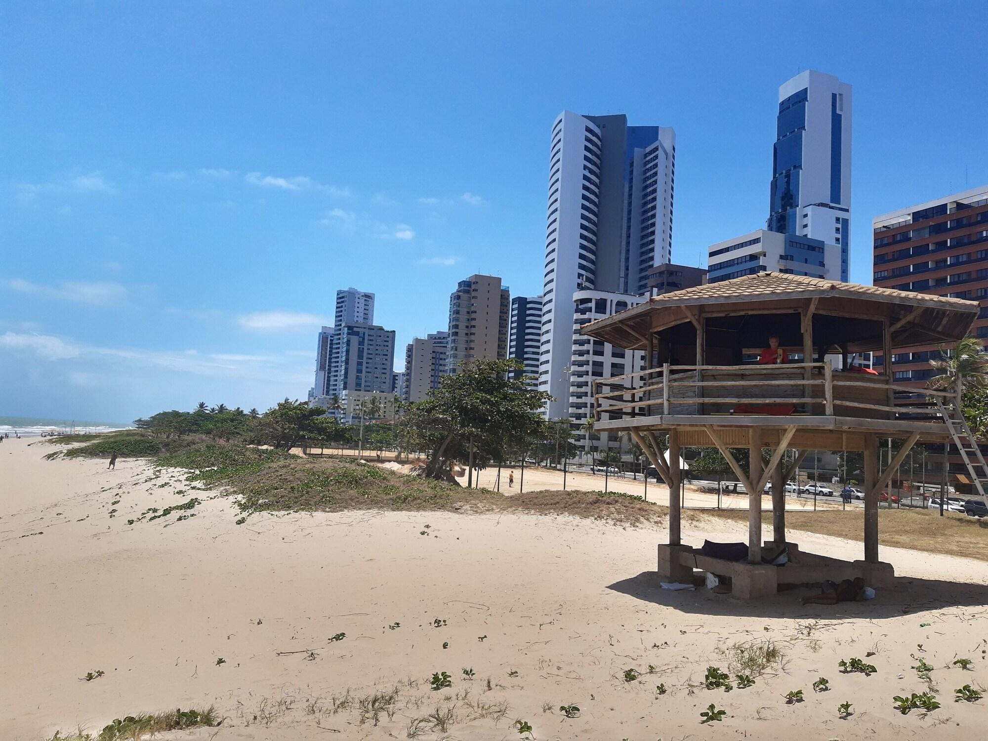 image-housing-carousel