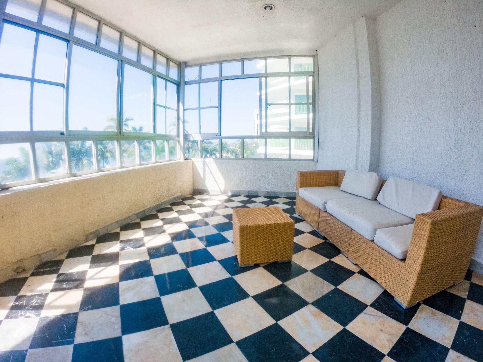 image-housing-carousel