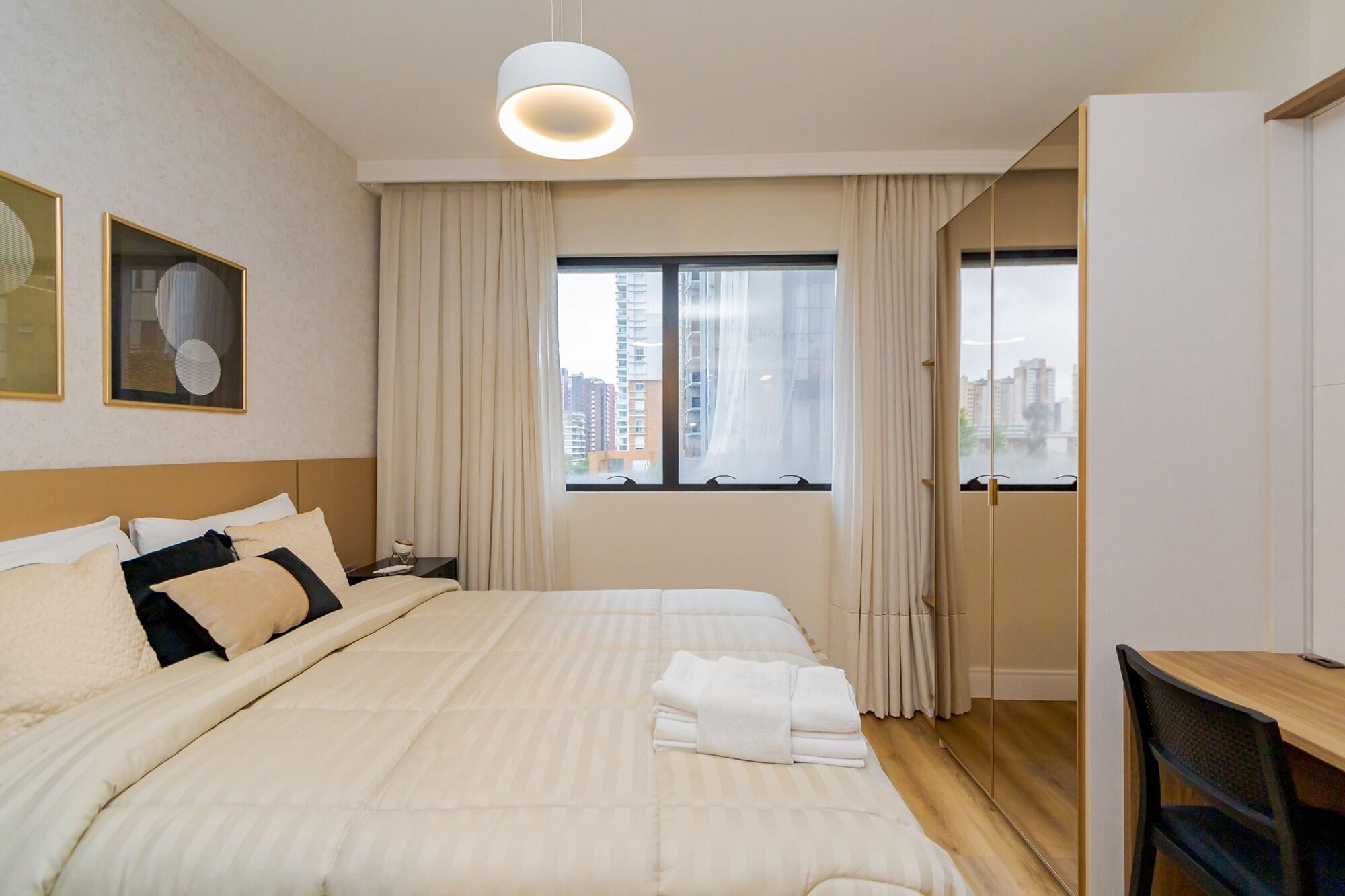 image-housing-carousel