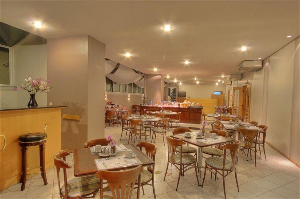 image-housing-carousel