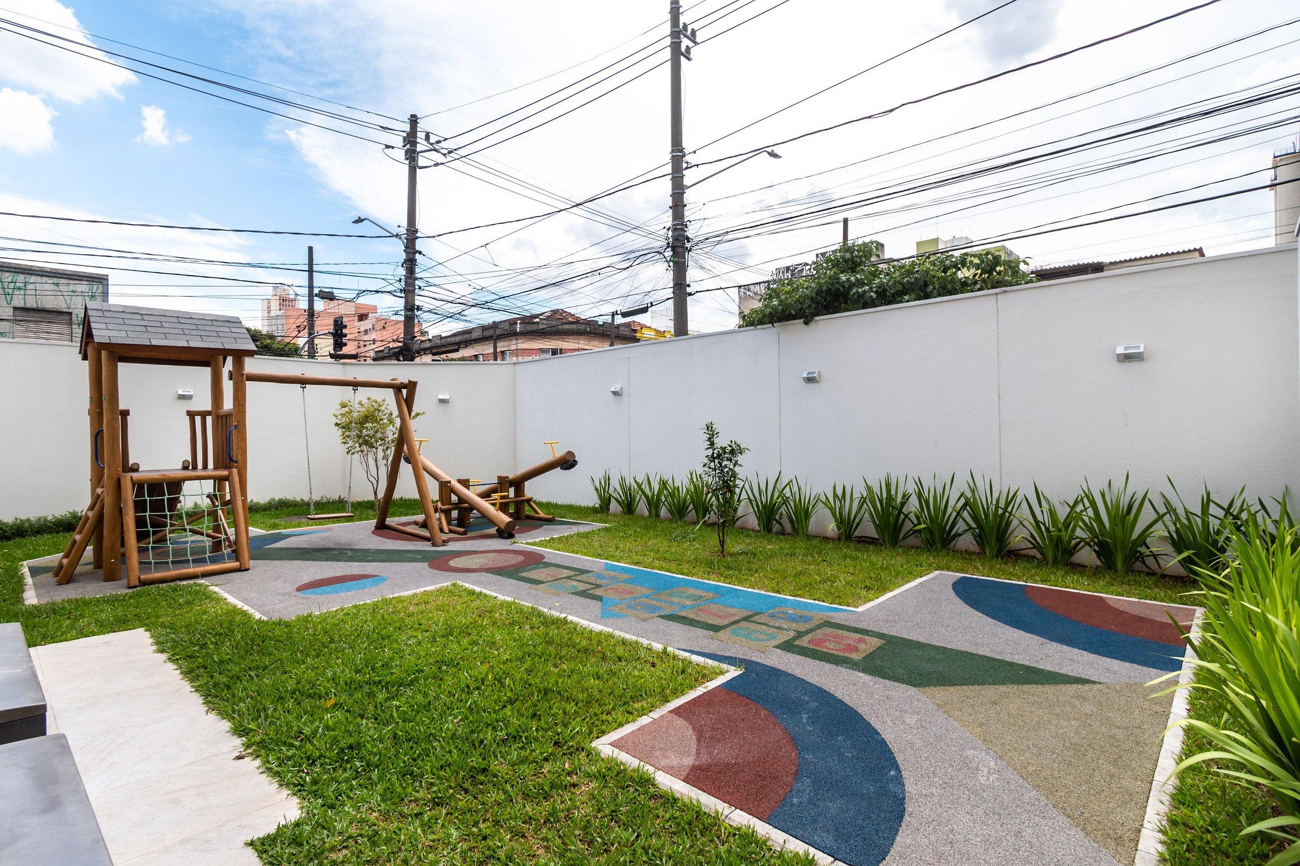 image-housing-carousel