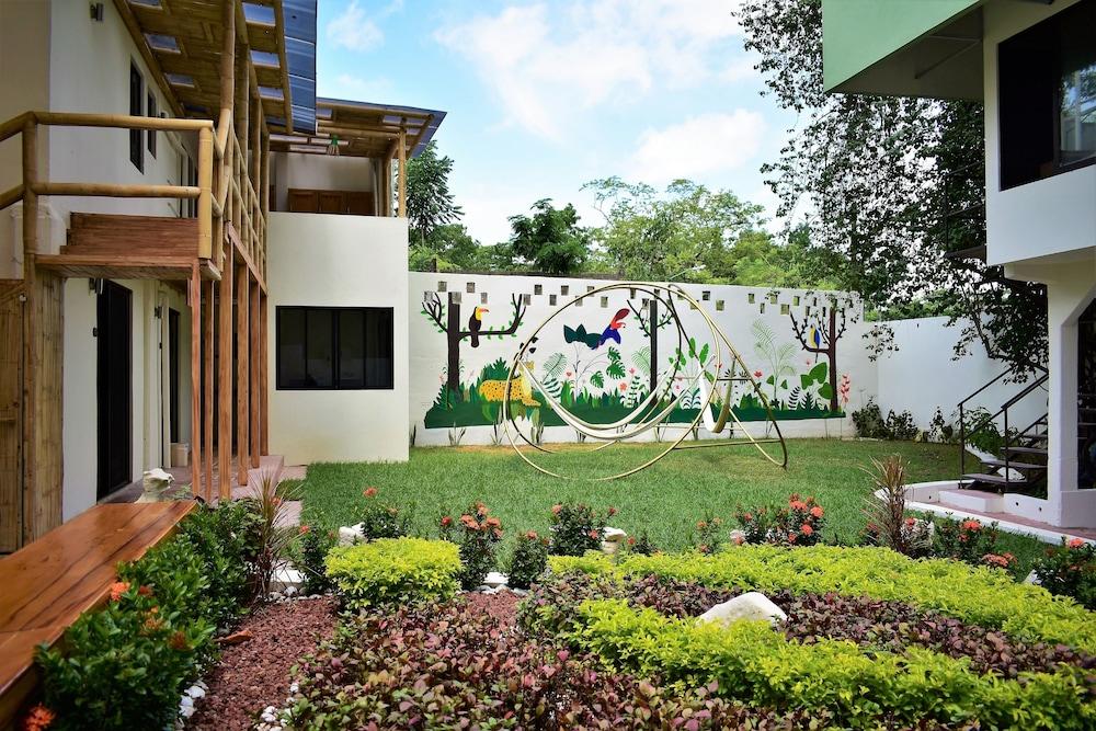 image-housing-carousel