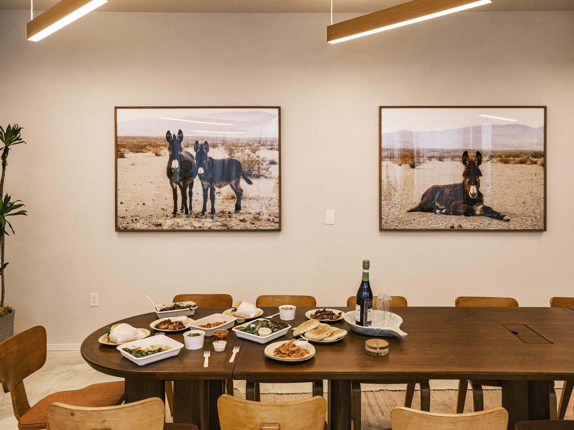 image-housing-carousel