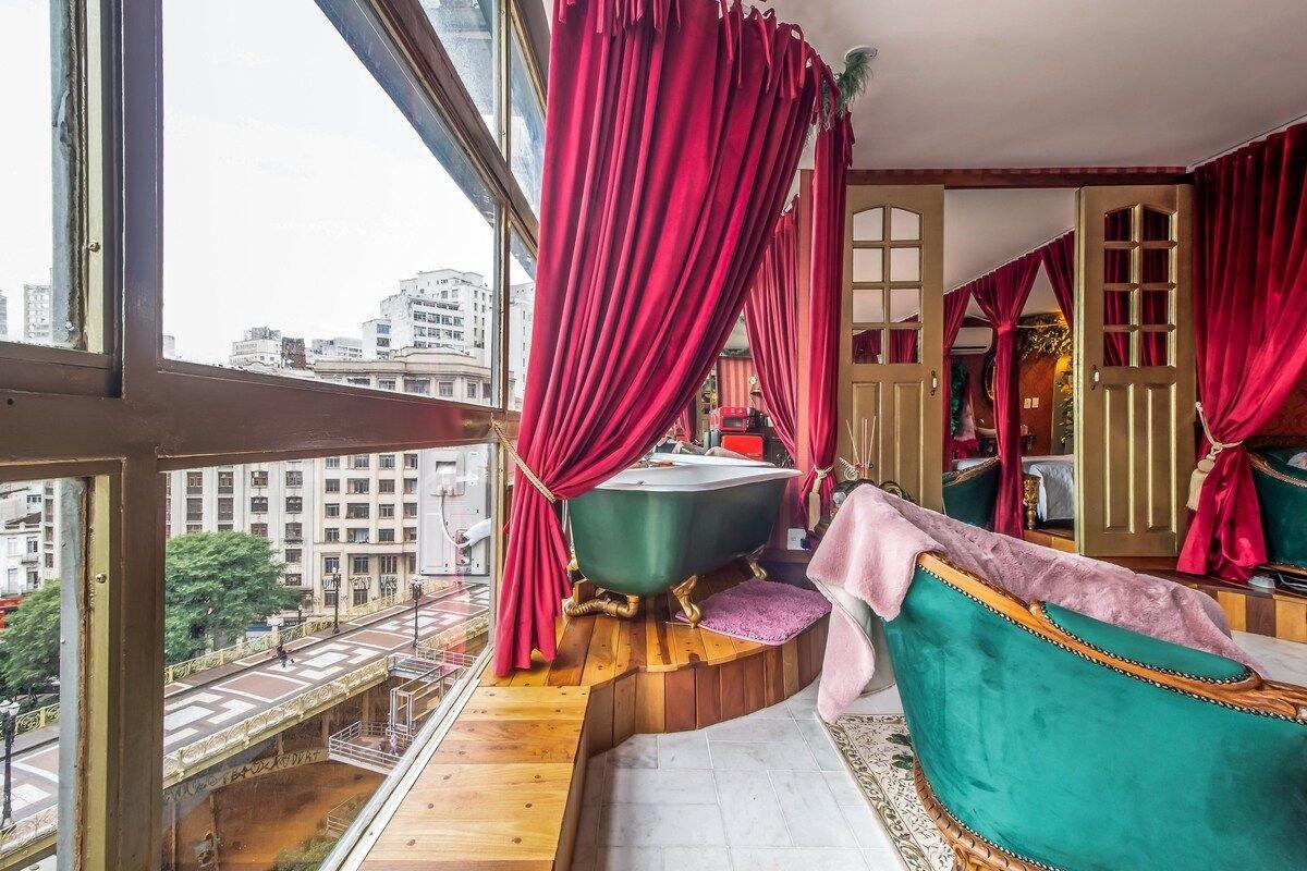 image-housing-carousel