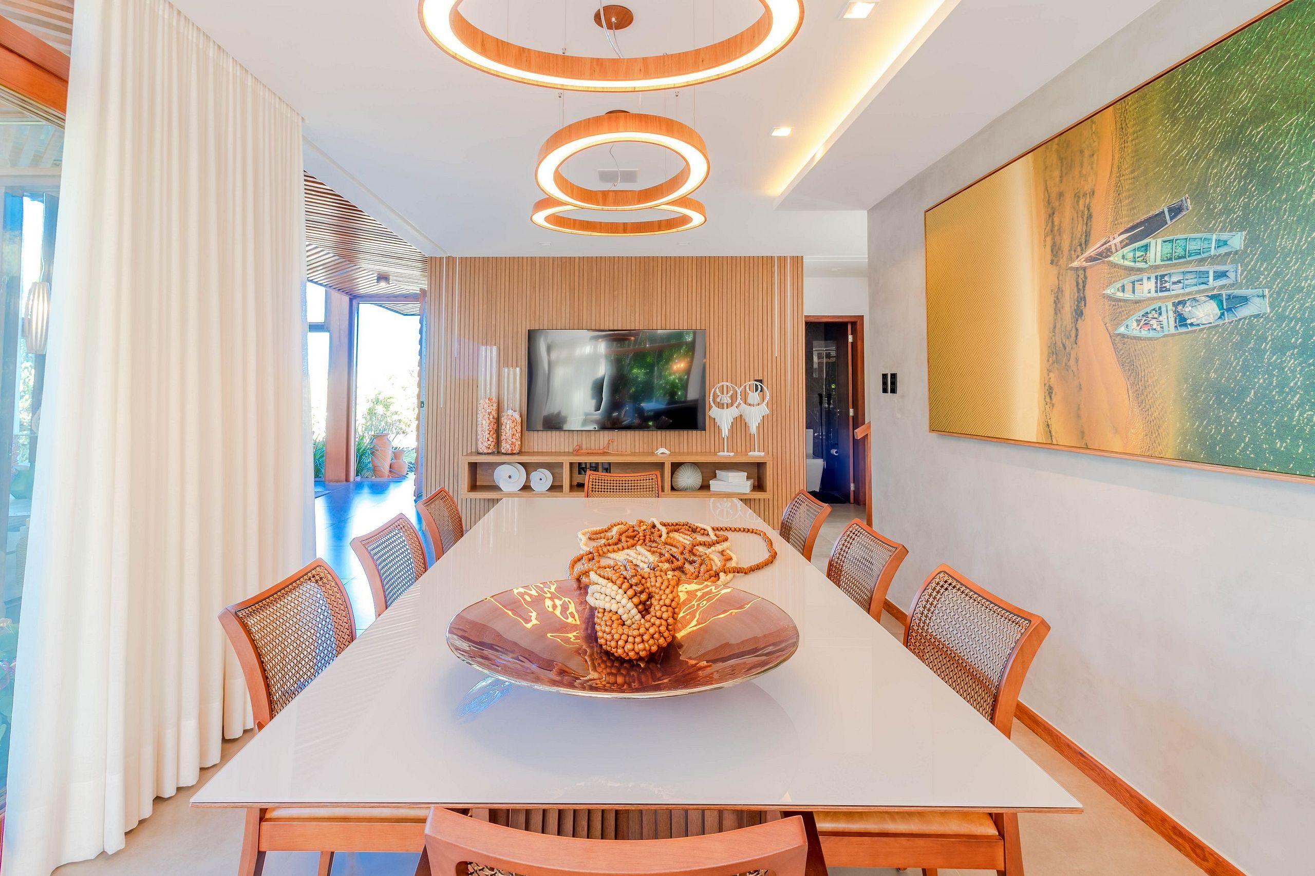 image-housing-carousel