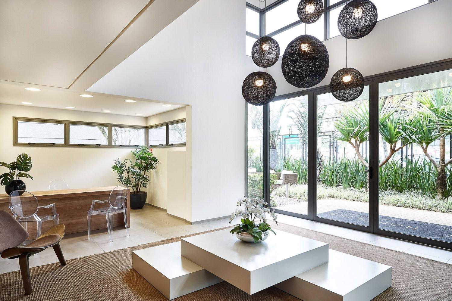 image-housing-carousel