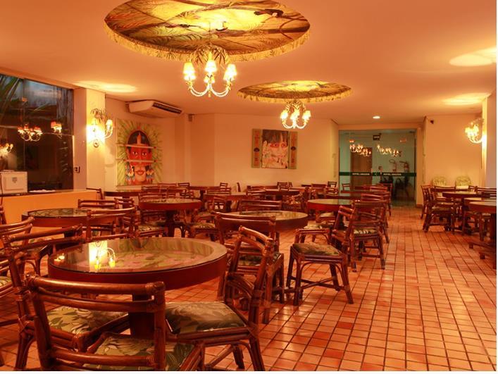 image-housing-carousel