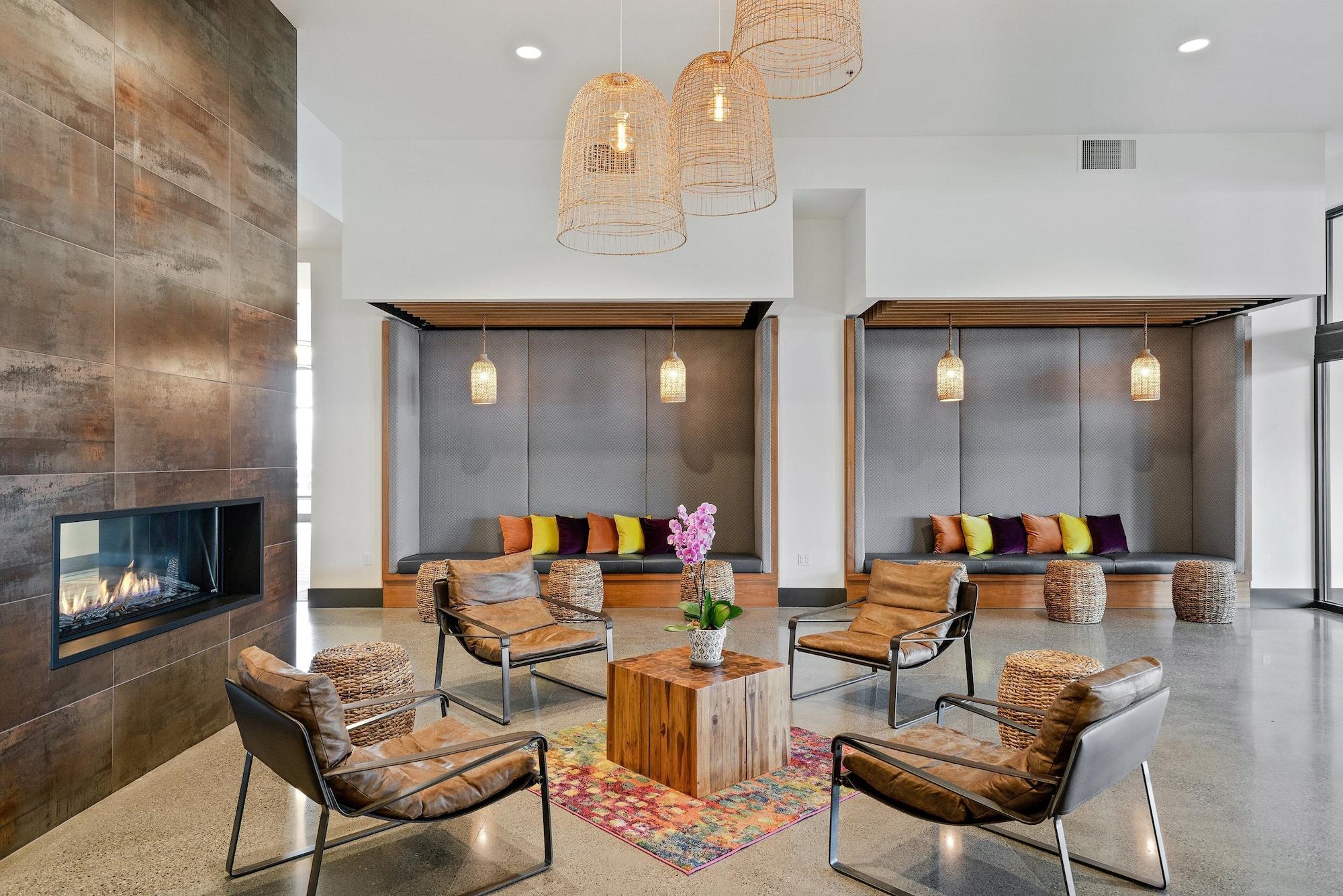 image-housing-carousel
