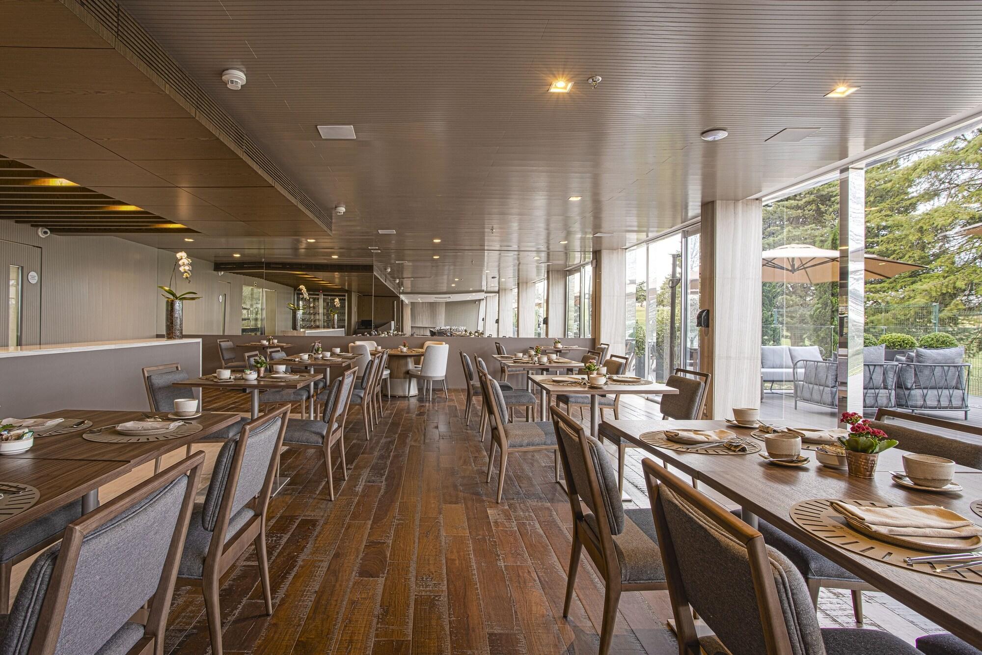 image-housing-carousel