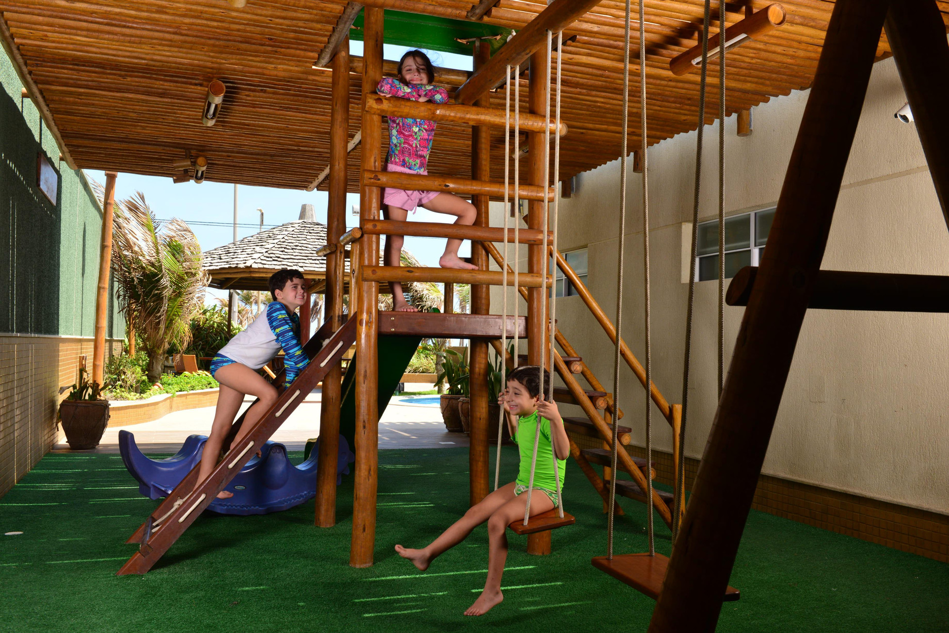 image-housing-carousel