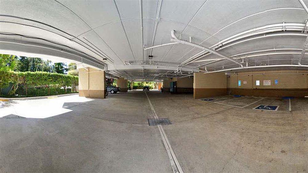image-housing-carousel