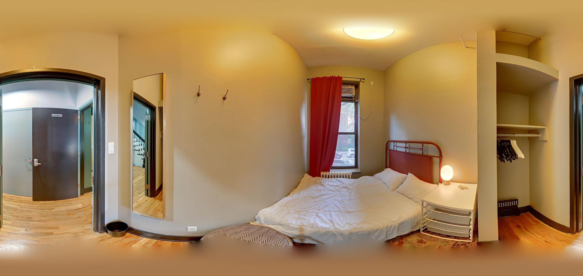 image-housing-carousel
