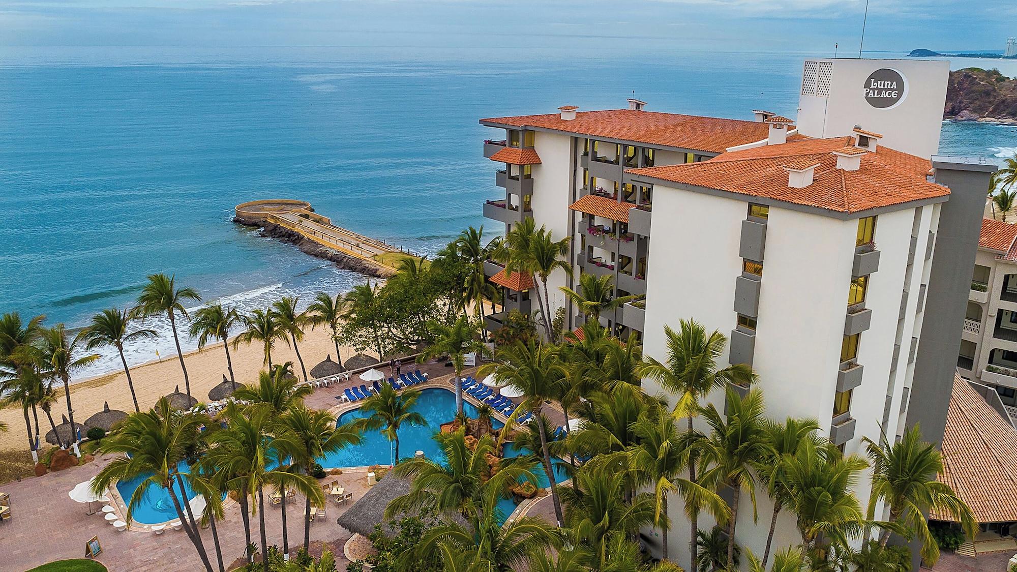 Luna Palace Hotel and Suites