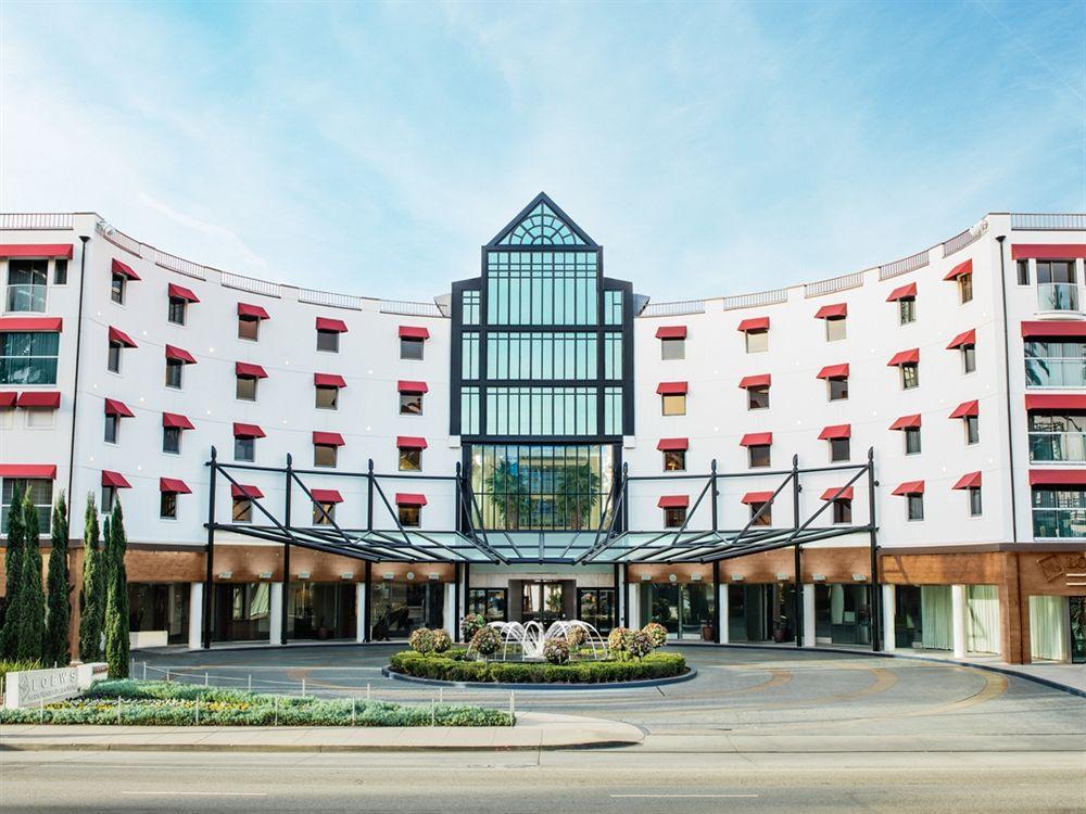 image-housing-carousel