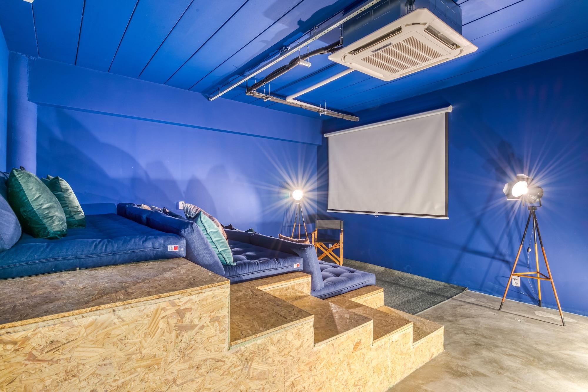 image-housing-carousel