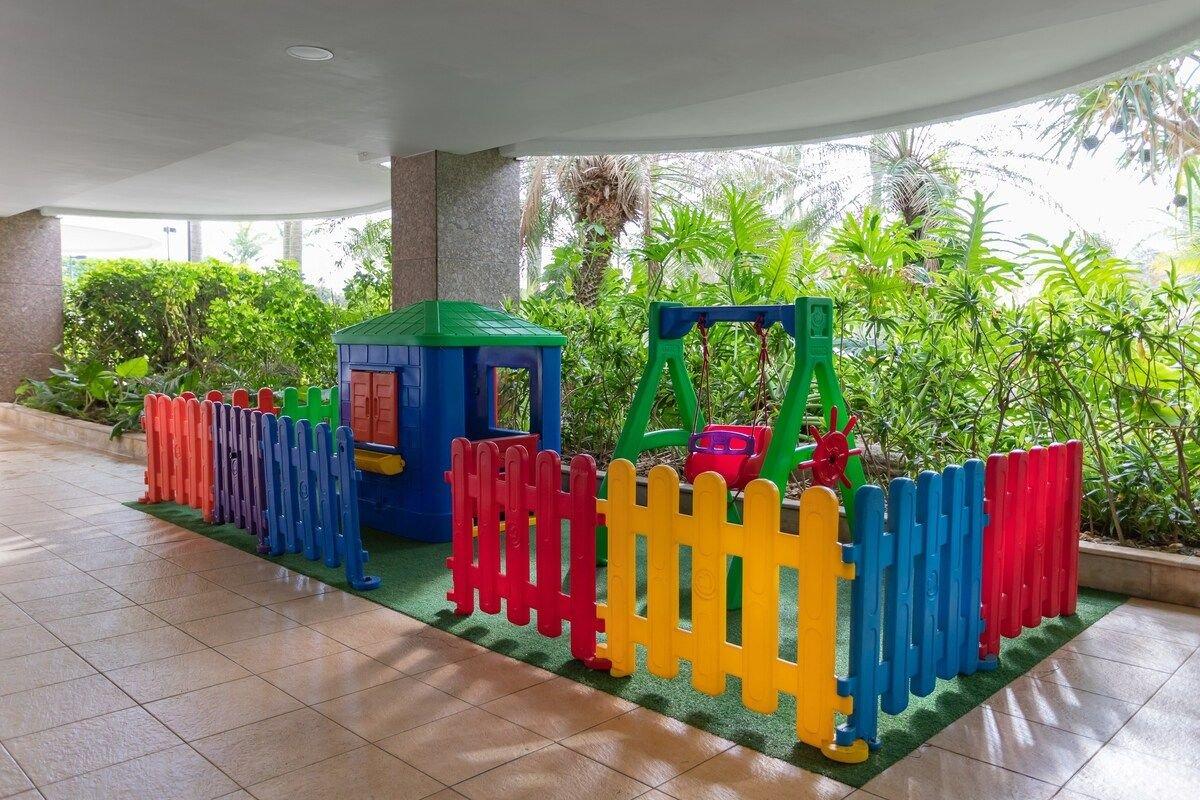 image-housing-carousel