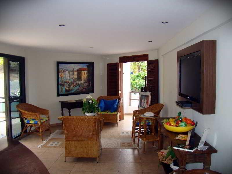 image-housing-carousel