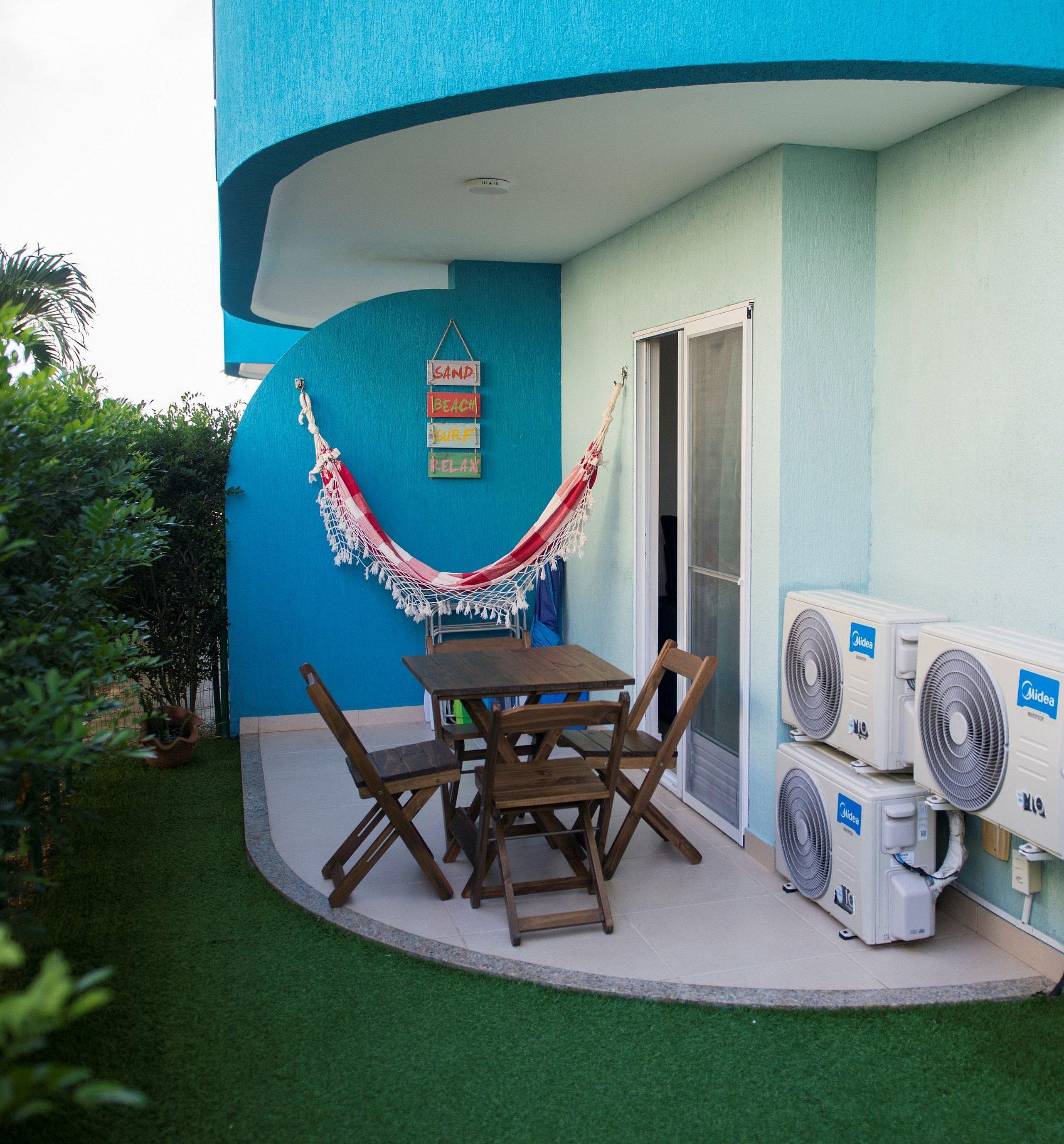image-housing-carousel