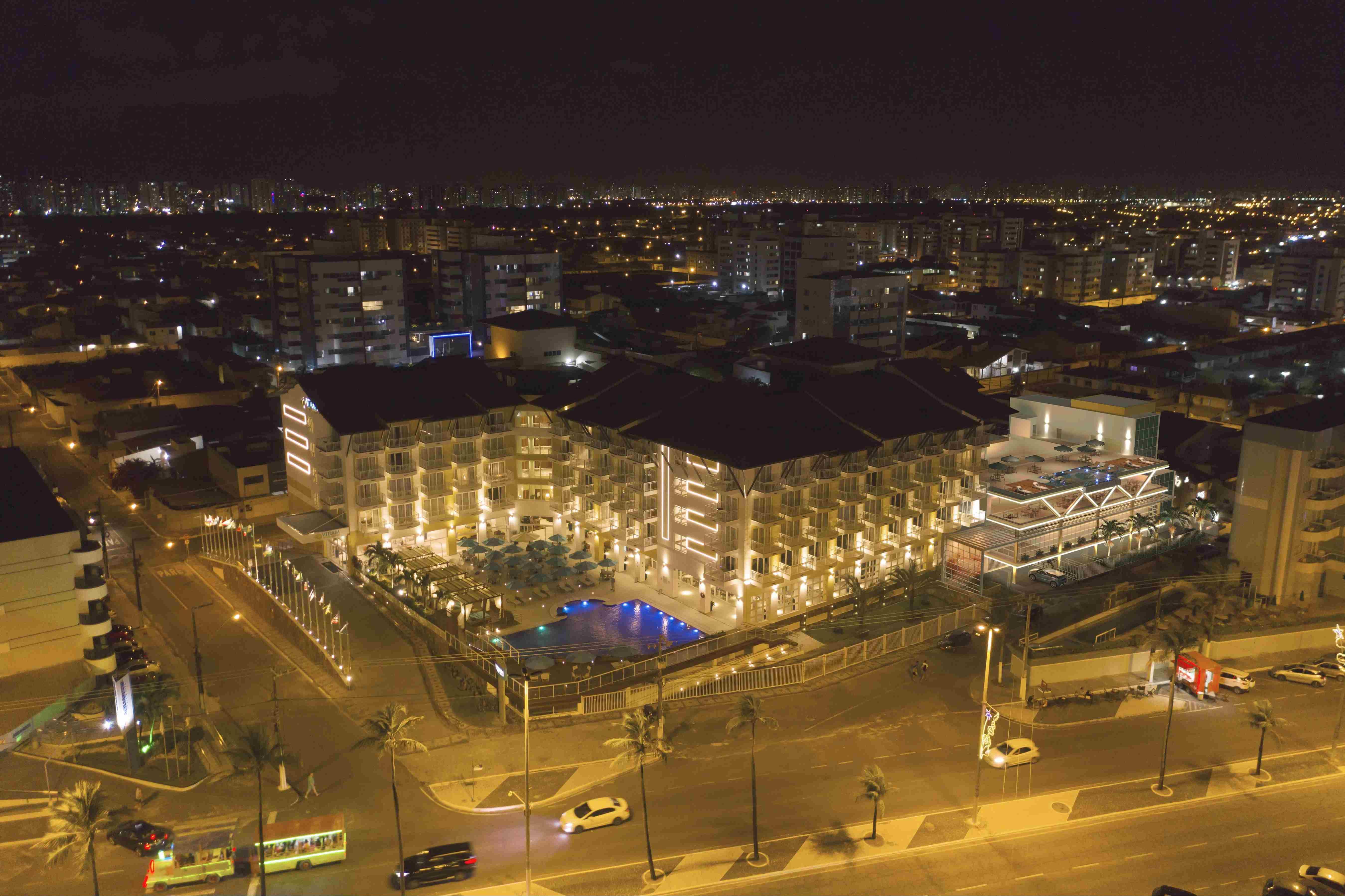 image-housing-carousel