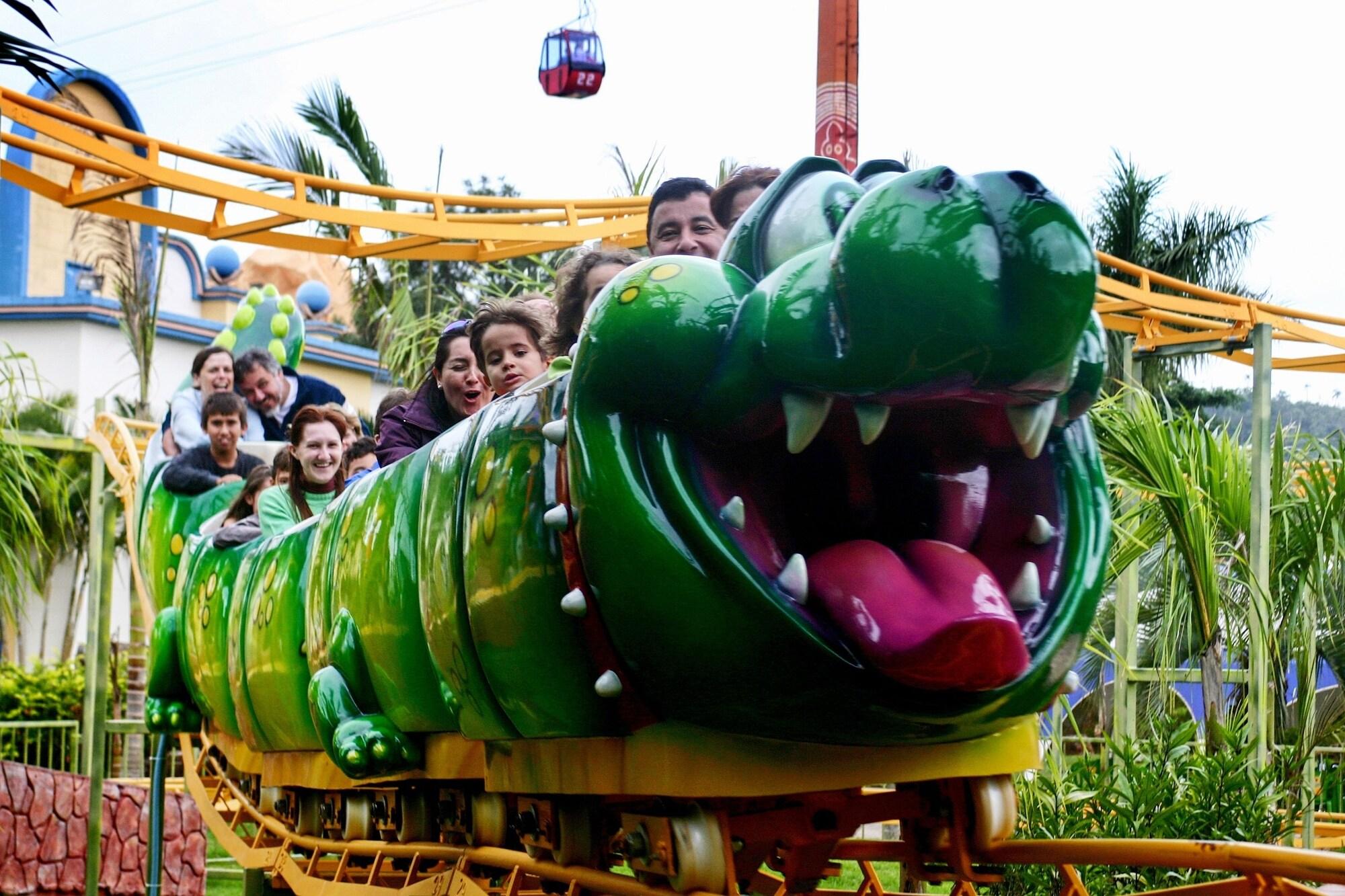 image-housing-carousel