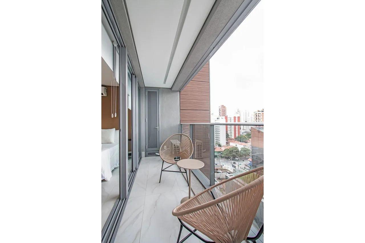 image-housing-carousel