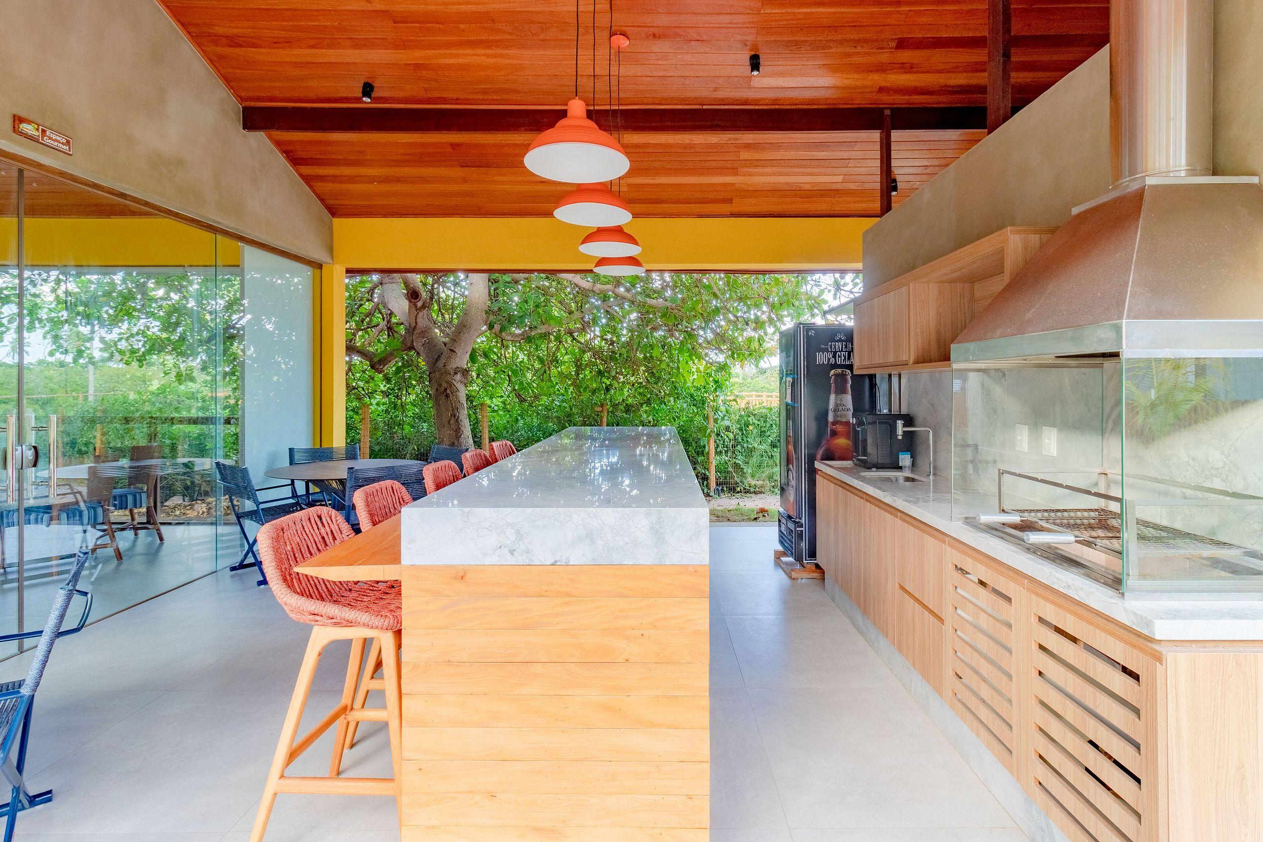 image-housing-carousel