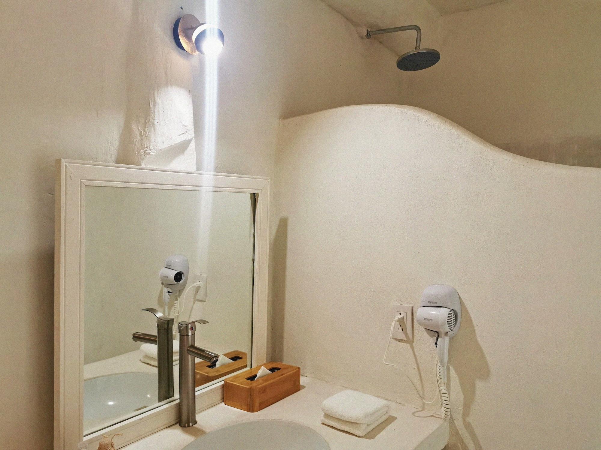 Habitación de diseño, 1 cama King size, vista parcial al océano
