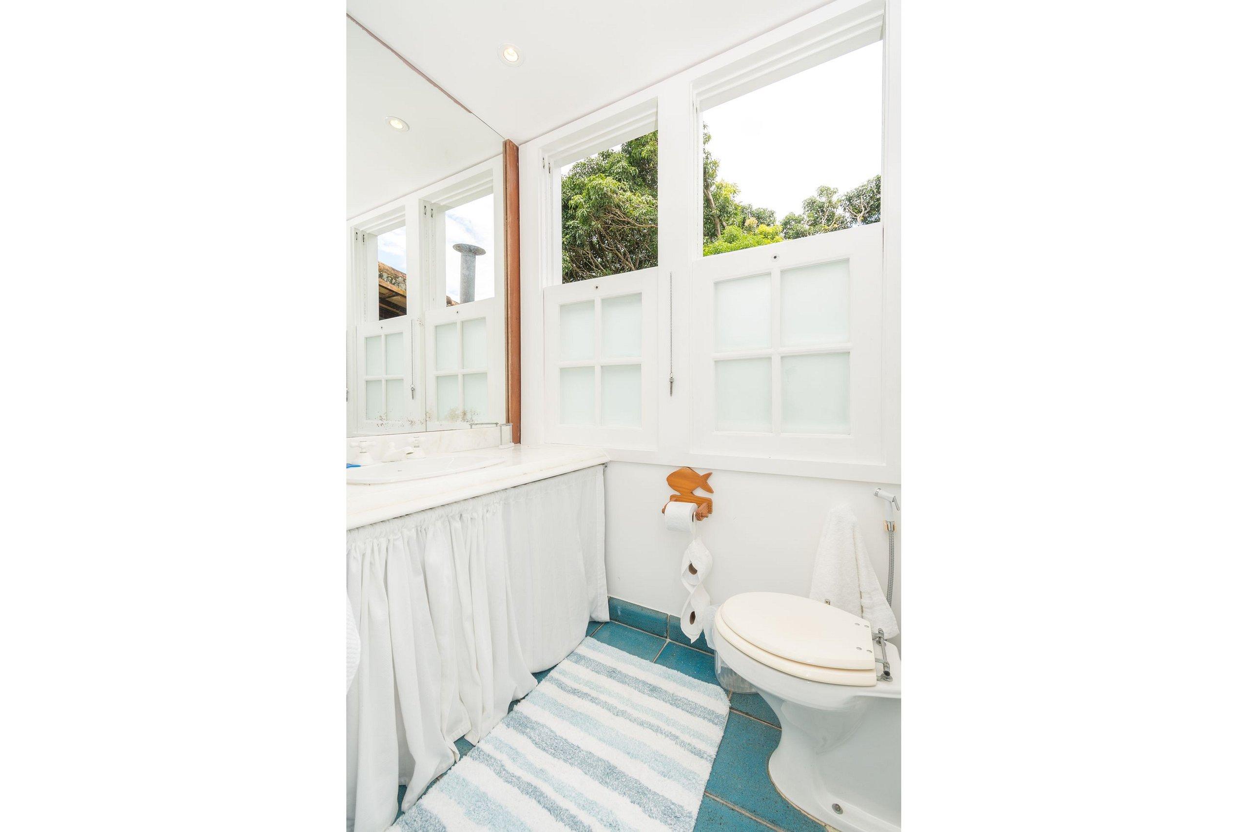 image-housing-carousel