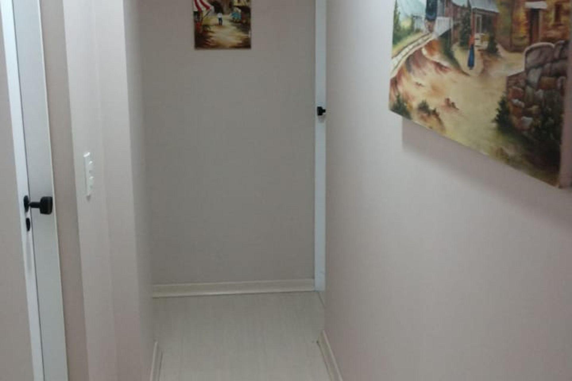 image-housing-carousel