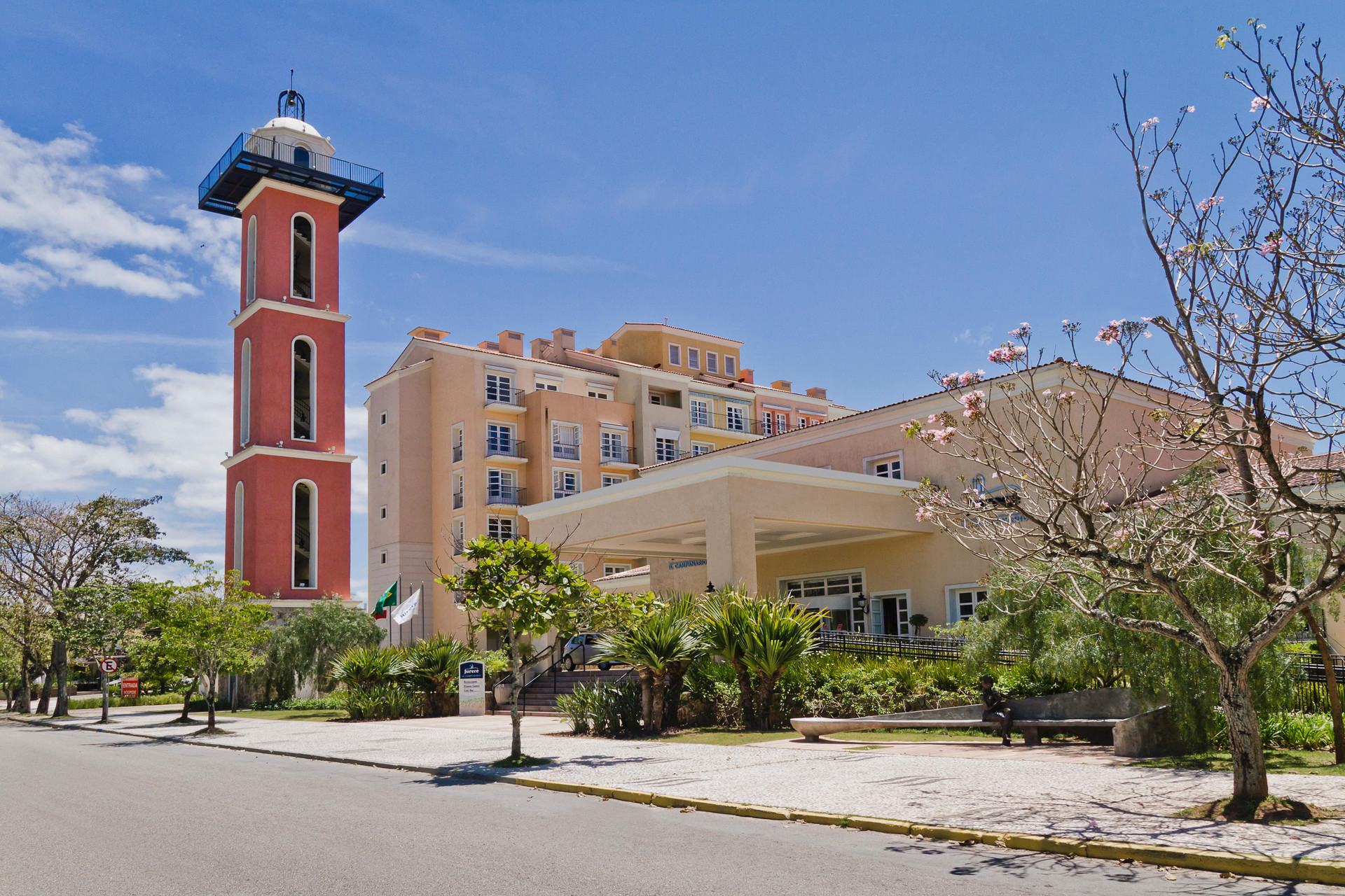 image-housing-carousel