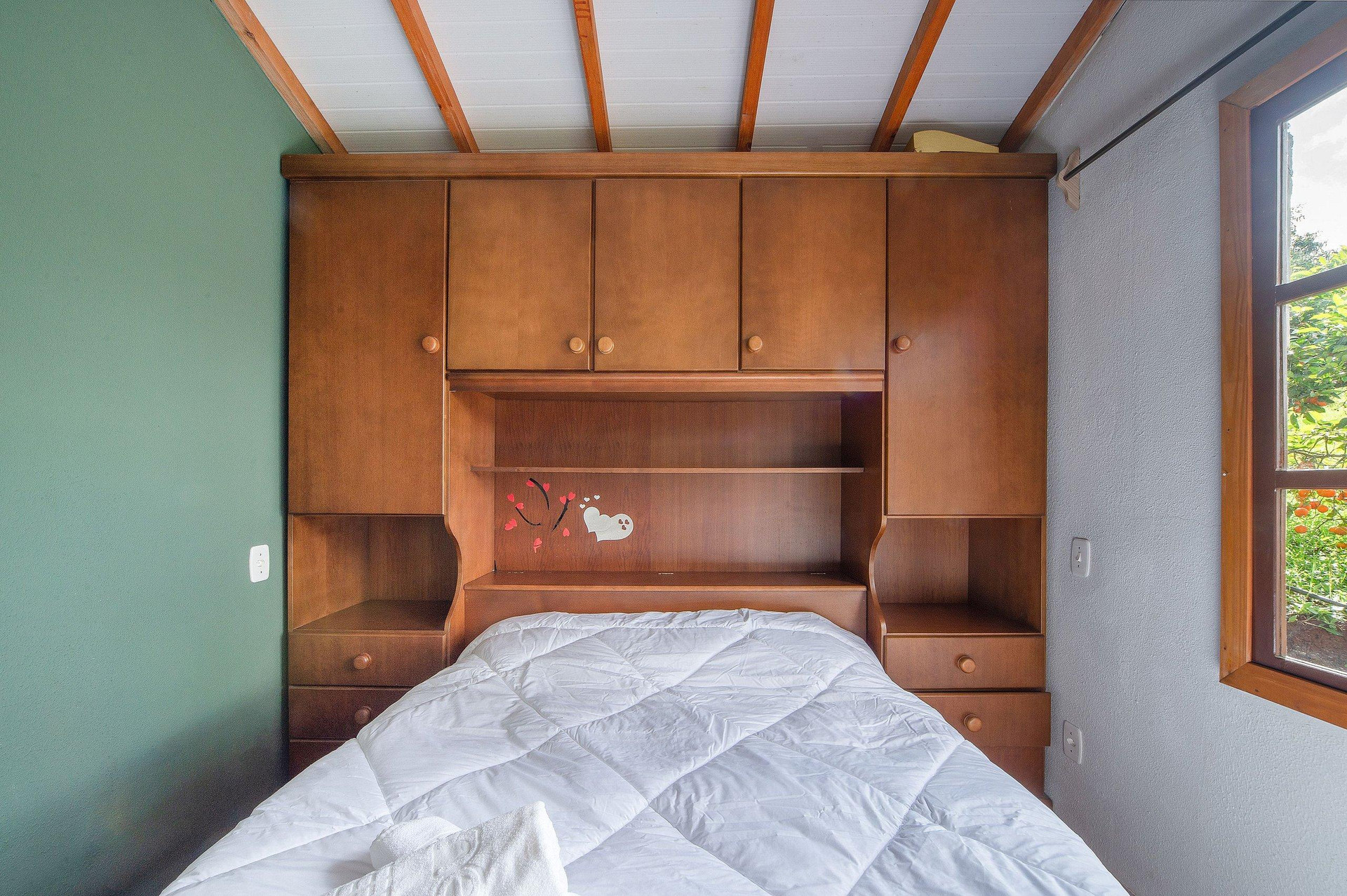 image-housing-carousel