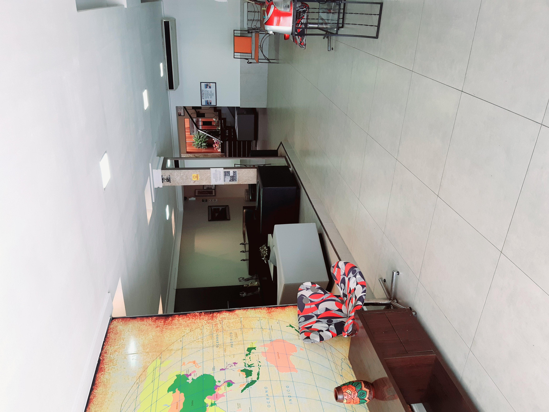 image-housing-carousel