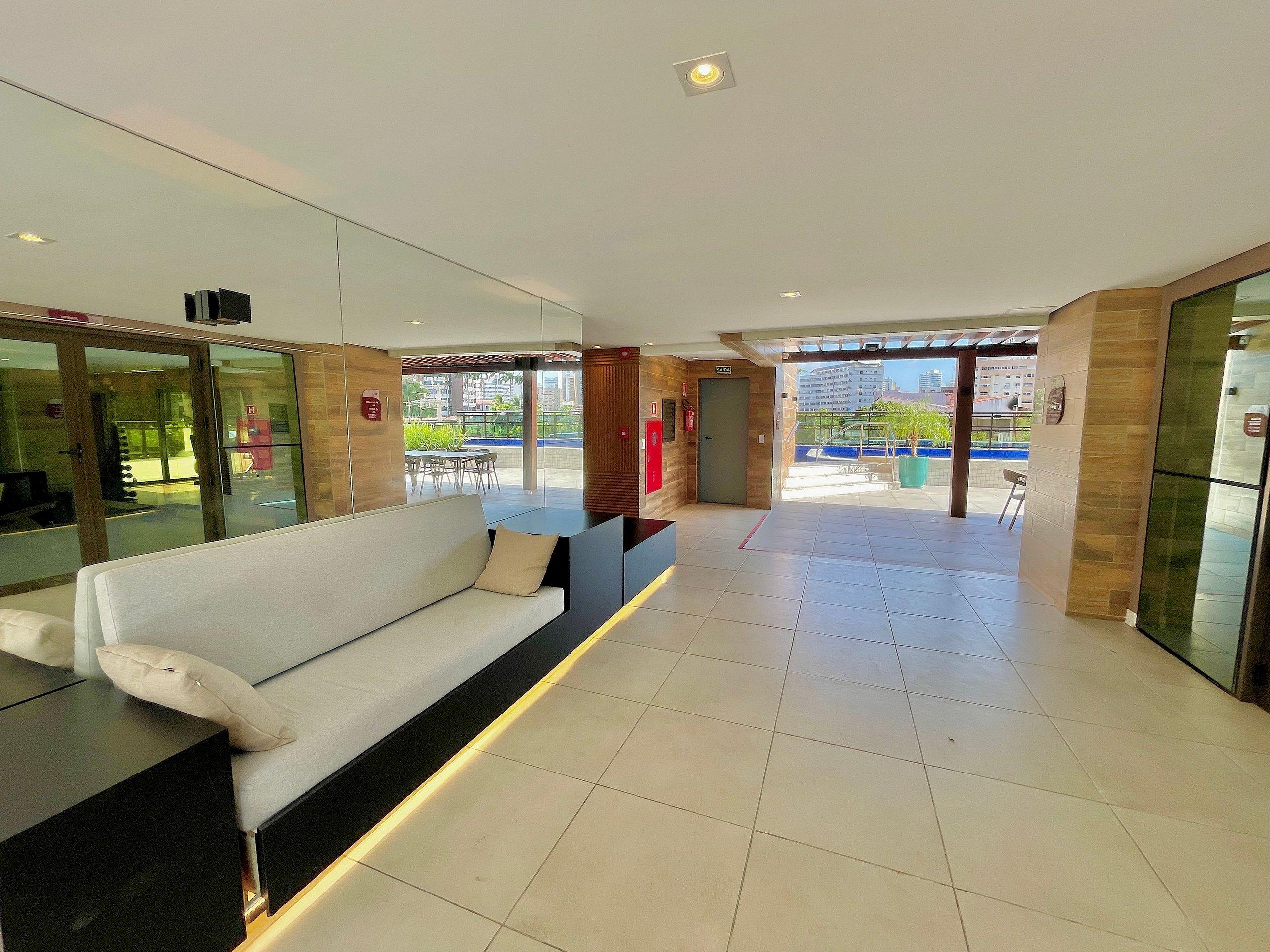 image-housing-carousel