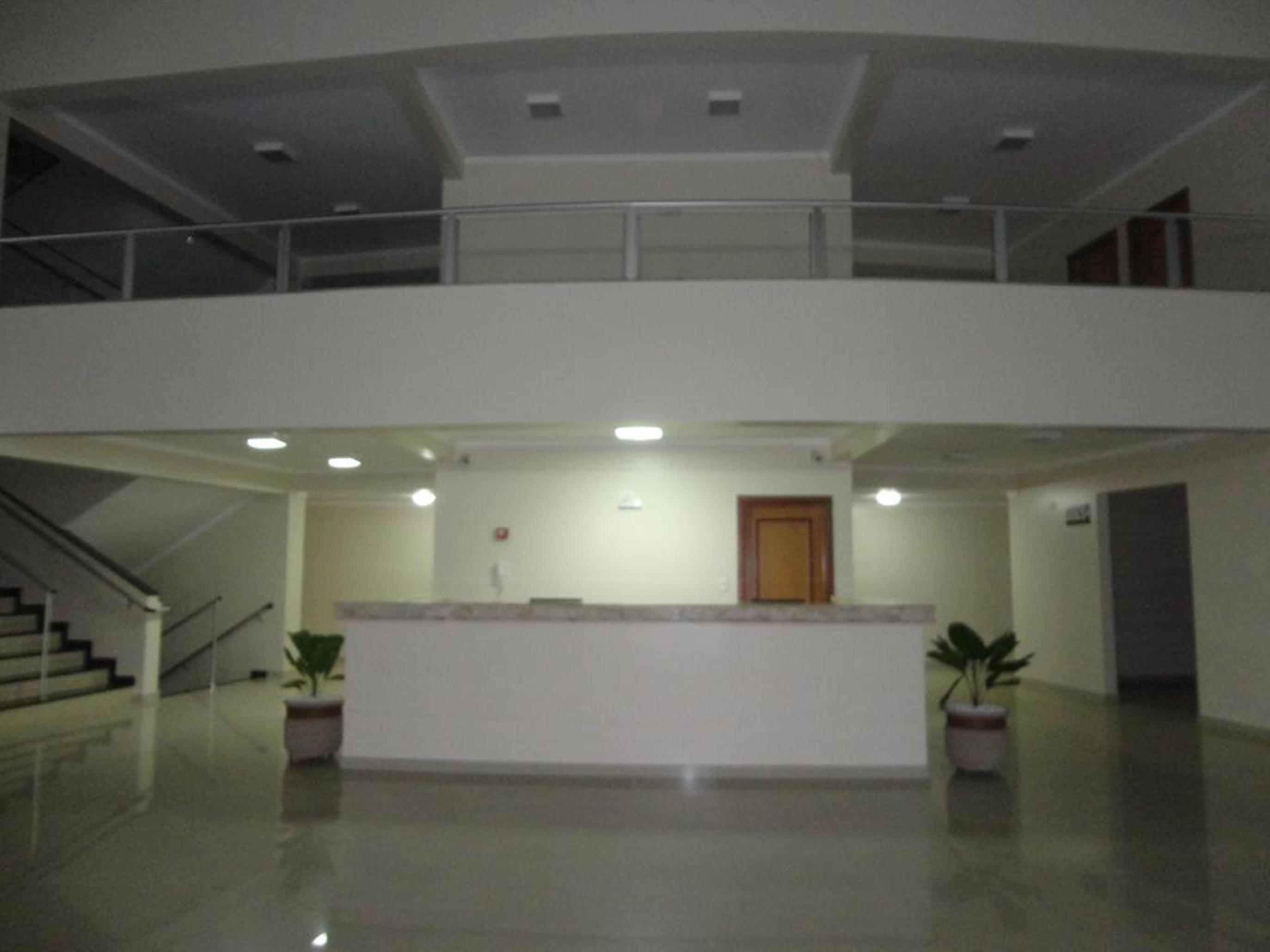 image-housing-carousel