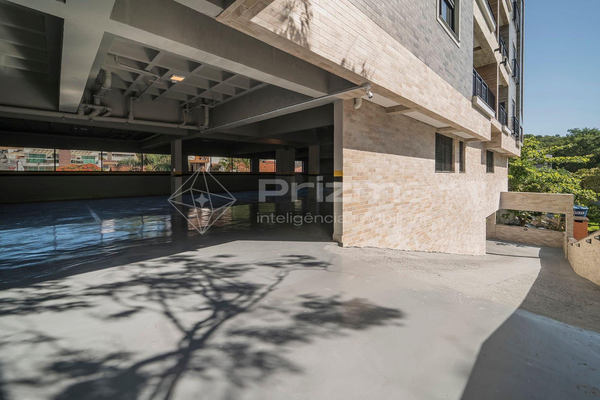 image-housing-carousel