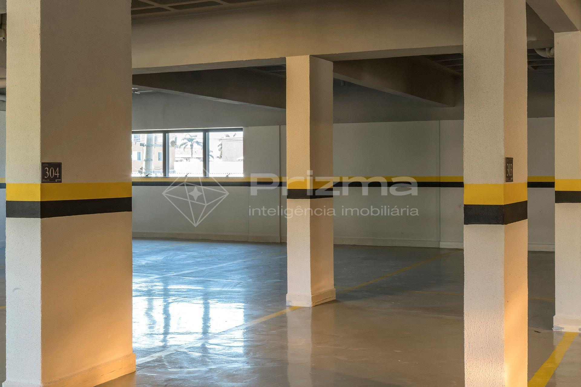 image-housing-carousel