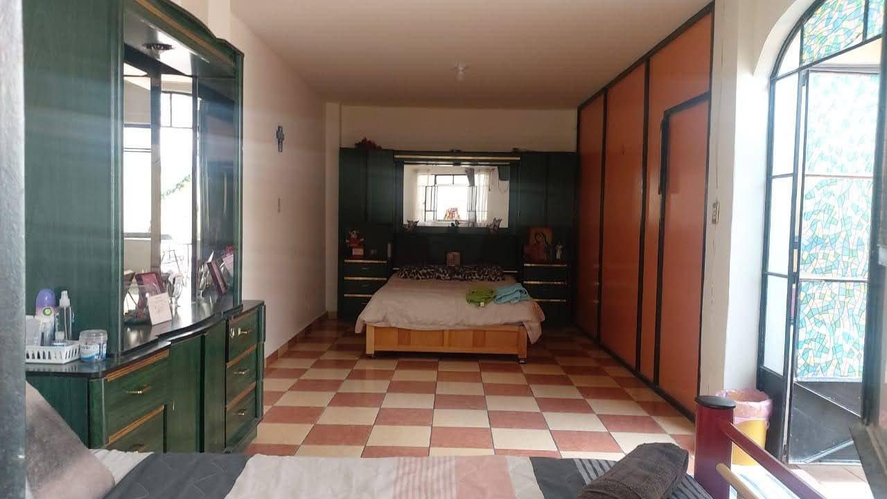 image-housing-carousel