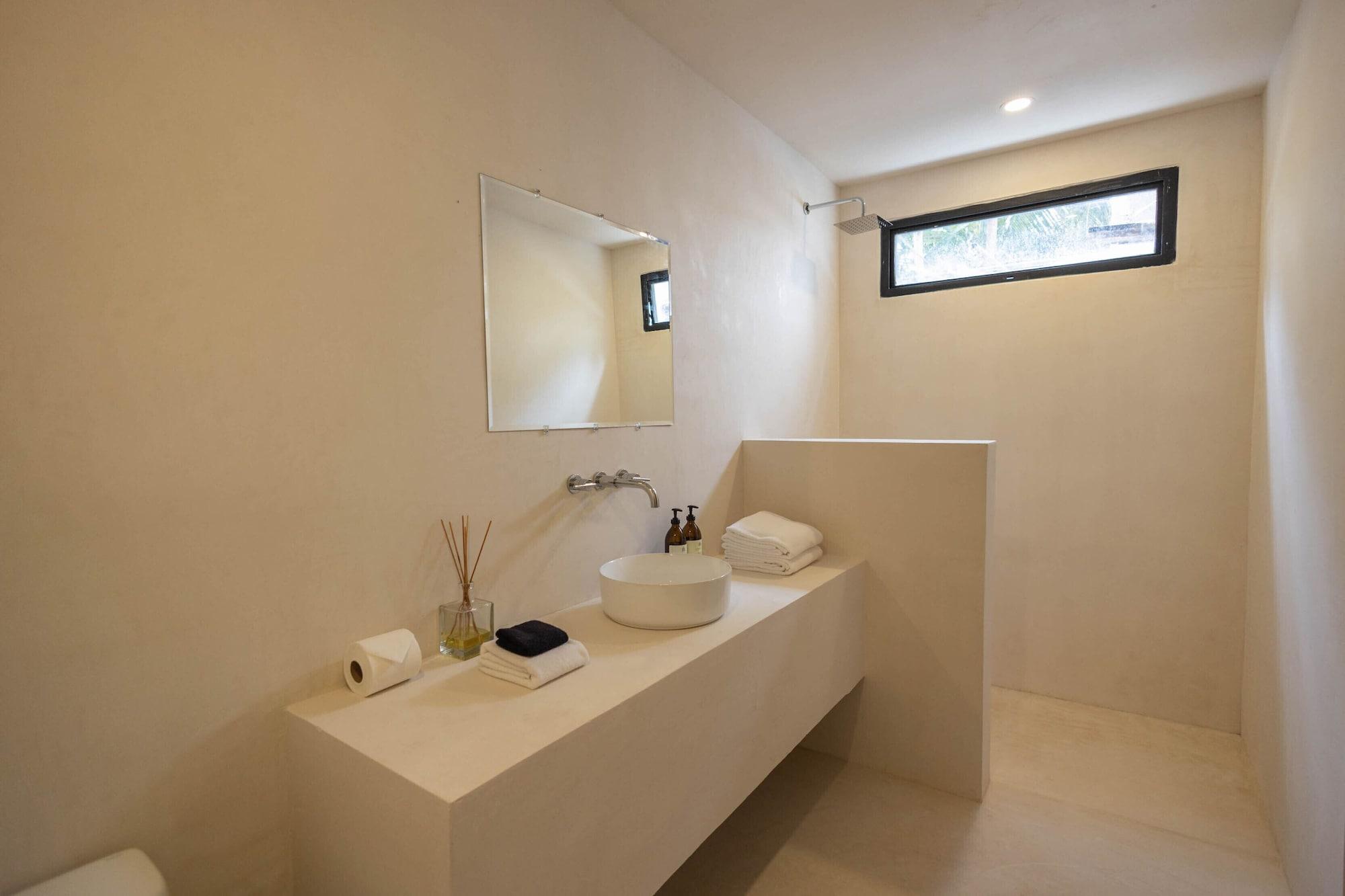 Habitación, vista a la piscina