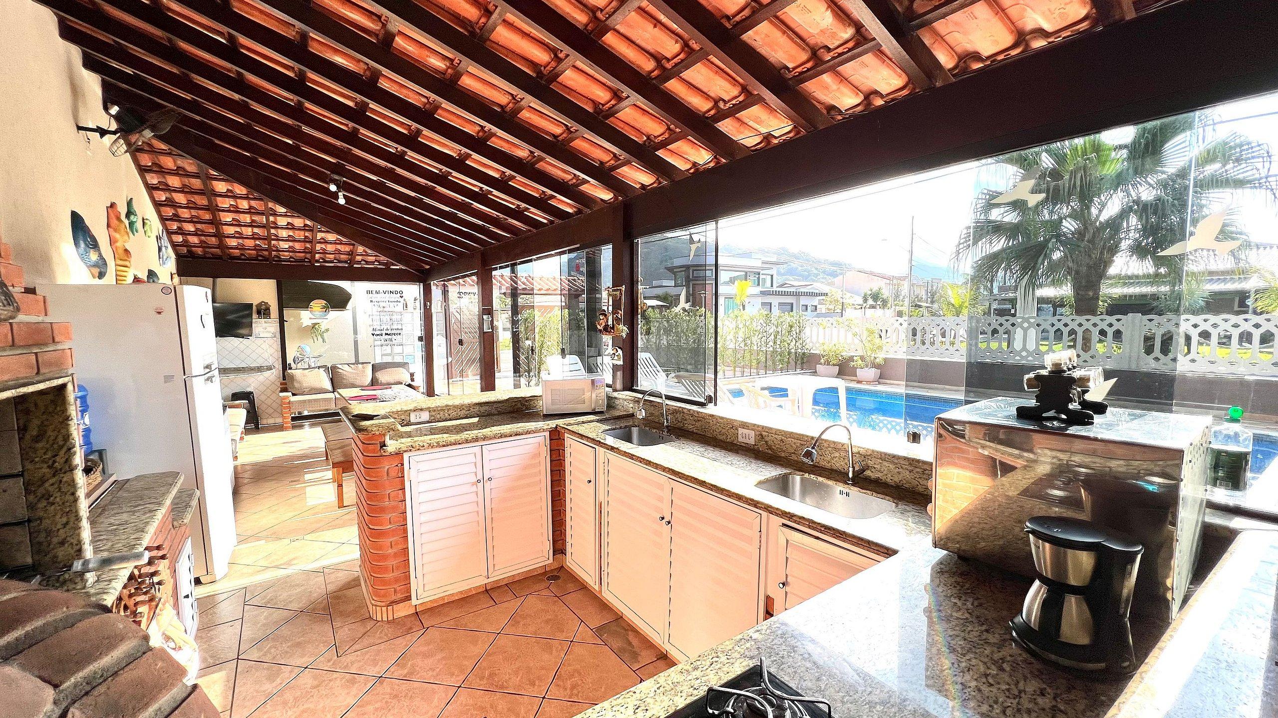 image-housing-carousel