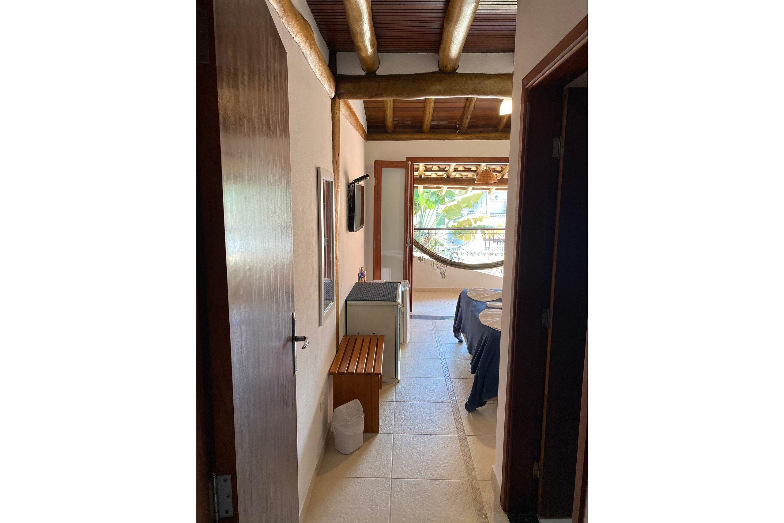 image-housing-carousel