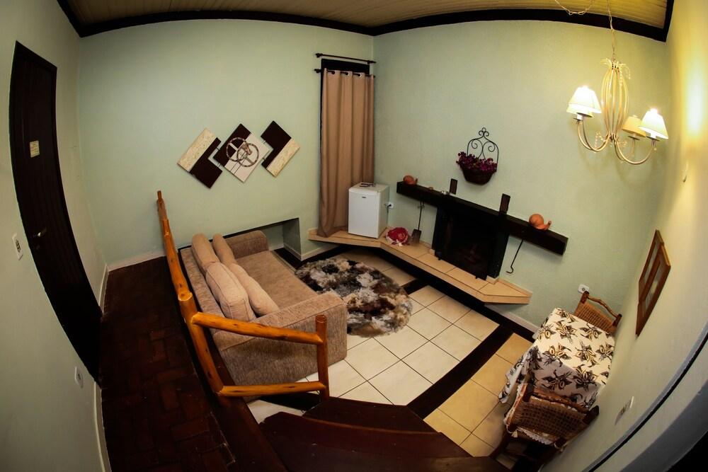 image-housing-carousel