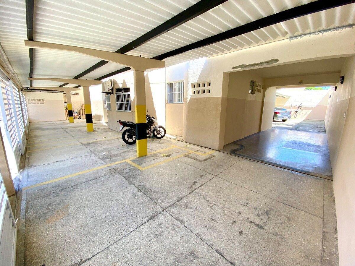 image-housing-carousel