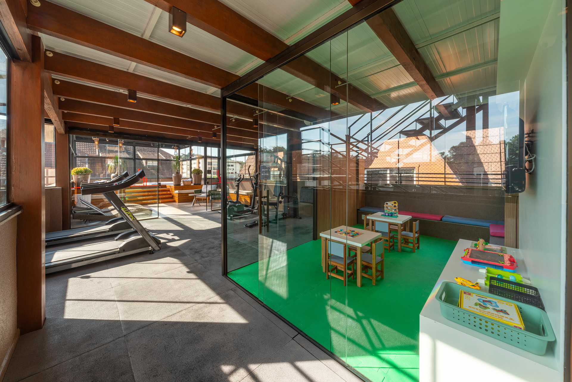 image-housing-carousel