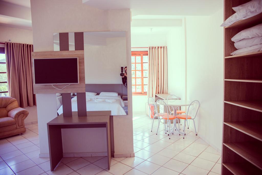 image-housing-carousel